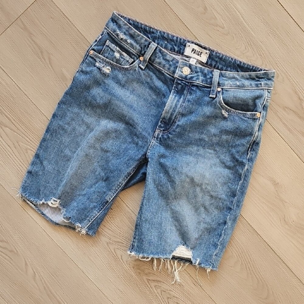 PAIGE Jax Knee Denim Short With Distressed Dip Hem Sz 27